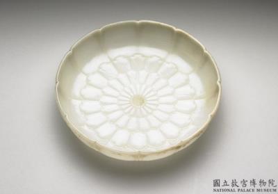 图片[2]-Jade floral plate with leaf pattern, Qing dynasty (1644-1911)-China Archive